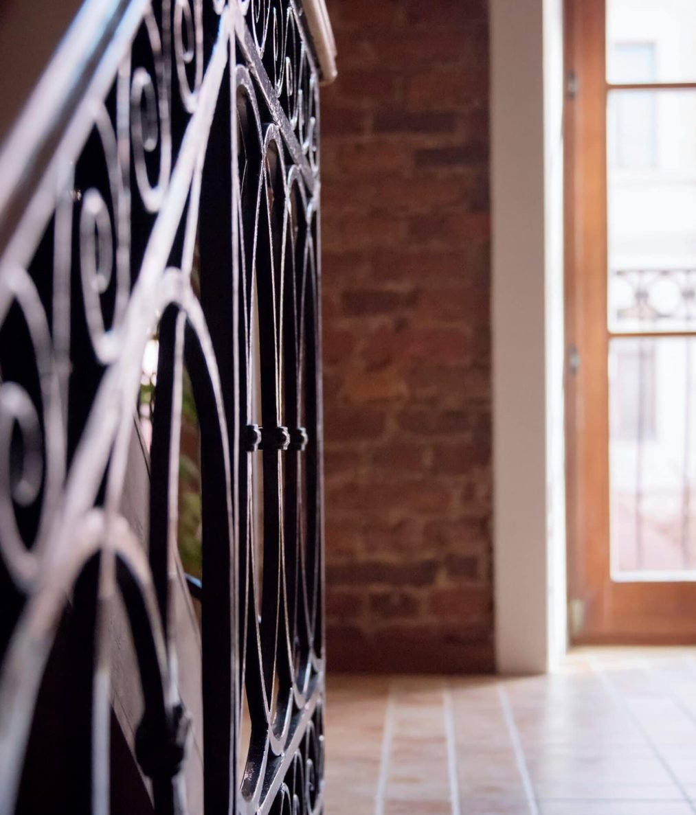 staircase-2025-01-08-10-34-43-utc